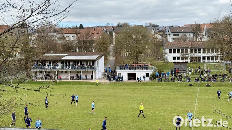 Das "Mühlerlhof-Stadion" in seiner ganzen Pracht. Als der FV Vilseck zu Gast war, wurde Premiere für den neuen Namen des Sportgeländes gefeiert. Bild: gri