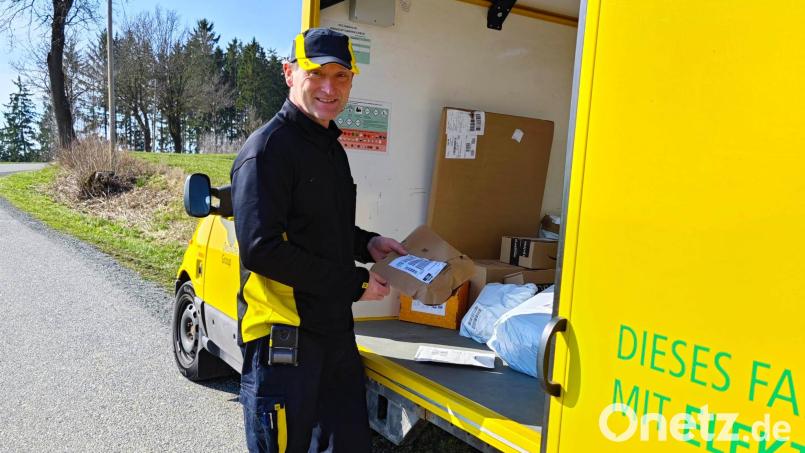 Otto Dlabola nahm als Eiskunstläufer zweimal an den Olympischen Winterspielen teil. Heute arbeitet er bei der Deutschen Post in Weiden. Bild: Deutsche Post