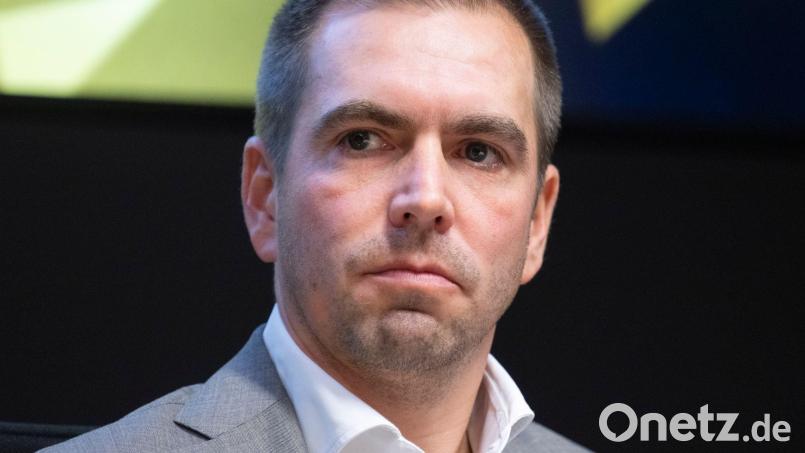 Philipp Lahm ist kein Fan der Manndeckung. (Archivbild) Bild: Boris Roessler/dpa