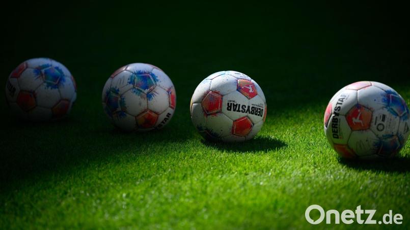 Der 1. FC Schweinfurt 05 steht als Absteiger aus der 3. Liga fest. (Symbolbild) Bild: Gregor Fischer/dpa