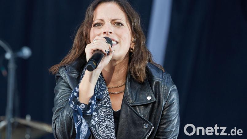 Die Band Silbermond hat sich auf Instagram mit Neuigkeiten an die Fans gewandt. (Archivbild) Bild: Georg Wendt/dpa