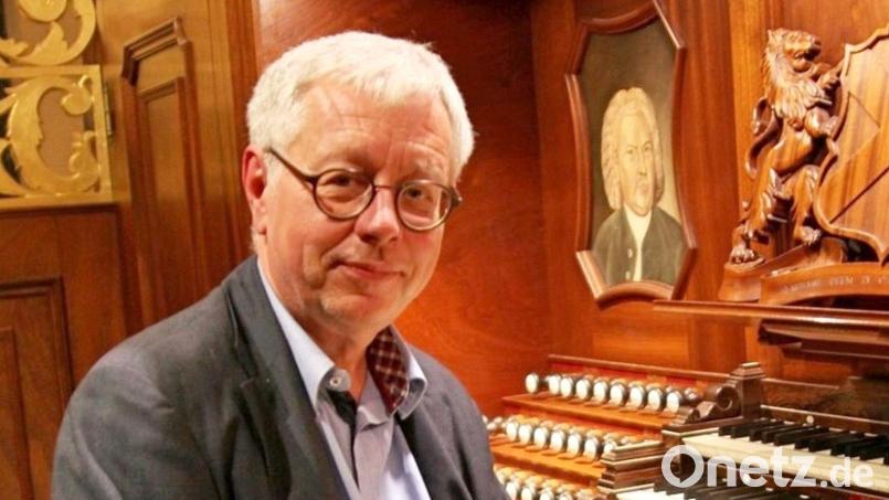 Wolfgang Seifen spielt ein Improvisationskonzert in der Basilika in Waldsassen. Bild: Seifen/exb