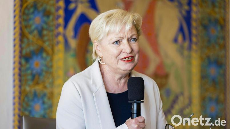 Die neue Festivalchefin telefonierte bereits mit Jelinek und Handke. Bild: Christian Leopold/Neumayr Fotografie/APA/dpa