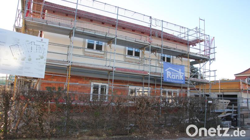 Die Bauarbeiten für das "Soziale Zentrum" in Krummennaab gehen zügig weiter. Zahlreiche Gewerke sind vergeben worden. Bild: Konrad Rosner