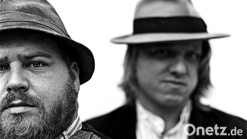 Tom &amp; Basti präsentieren ihren Waidler-Humor in Tirschenreuth. Bild: Martin Waldbauer/exb