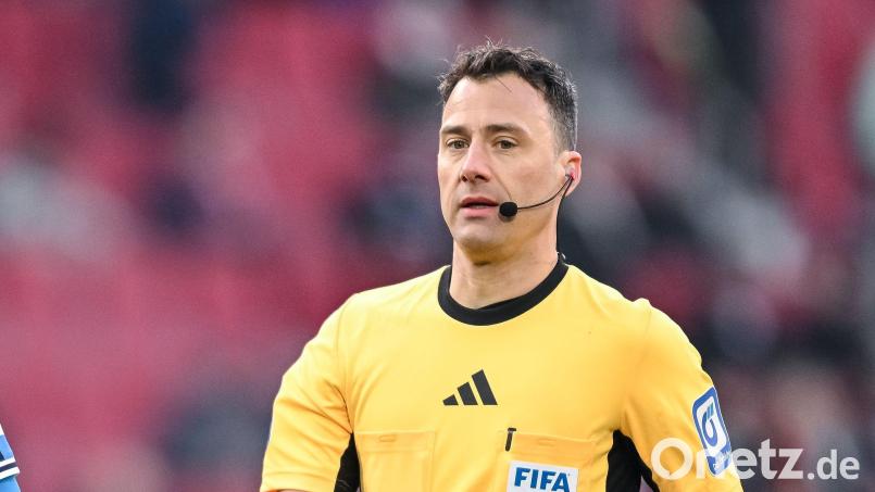 Felix Zwayer kann sich auf die WM freuen. (Archivbild) Bild: Harry Langer/dpa