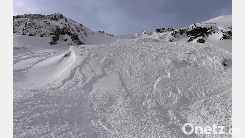 Bei einer Abfahrt nahe einer Staumauer kam ein Deutscher in Österreich ums Leben. (Symbolfoto) Bild: Zoom.Tirol/APA/dpa
