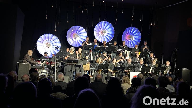 "Swing im Ring": Die Metro-Bigband spielt am 8. Mai in der "Sünde" in Weiden. Bild: Alois Träger/exb