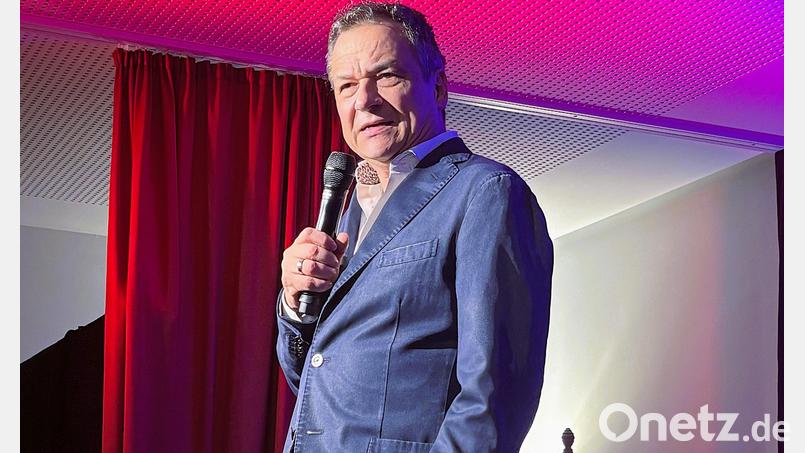 Kabarettist Stephan Bauer sorgte für viele Lacher in Windischeschenbach Bild: stg