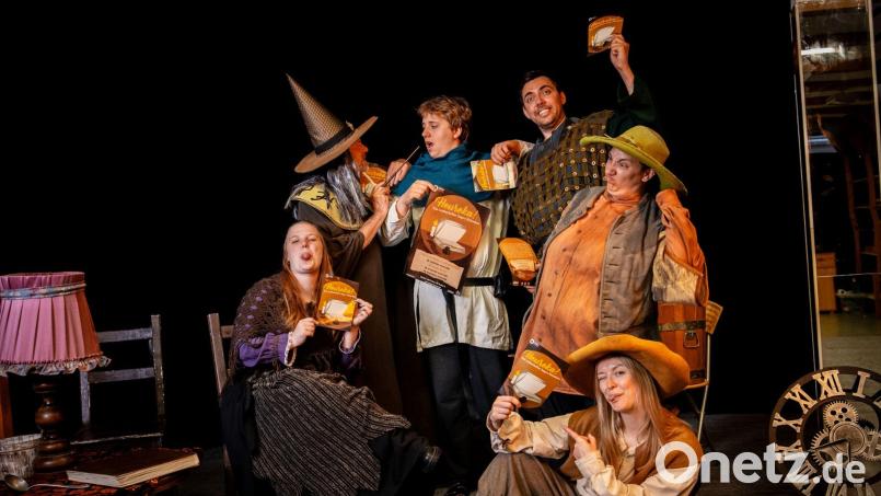 Das Ovigo-Theater kommt mit dem Impro-Stück "Heureka" in die Regionalbibliothek nach Weiden. Bild: Max Hegner/Ovigo-Theater/exb