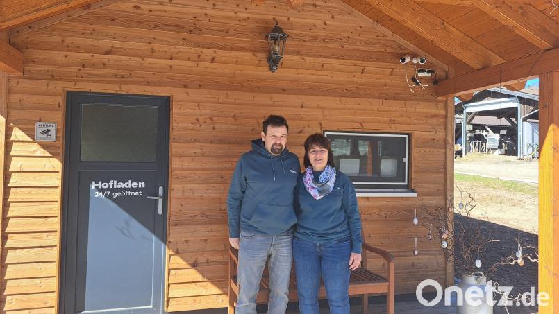 Stefan und Elisabeth Koschta-Würstl gehört das "SB-Haisl" in Unterwappenöst. Bild: Jasmin Bauer
