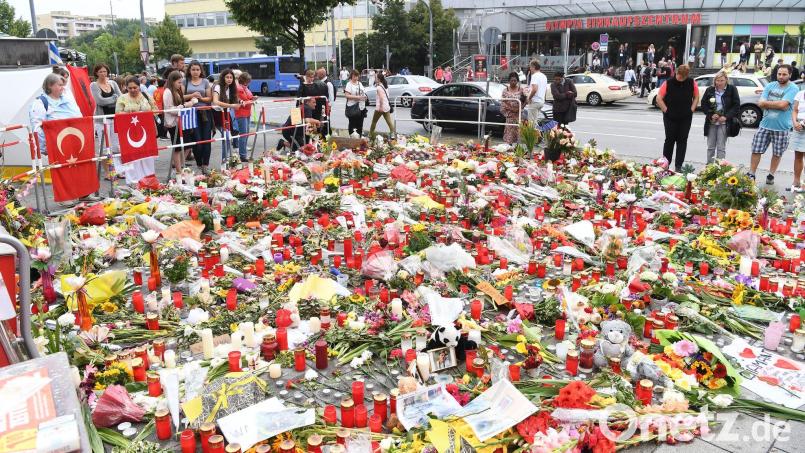 Neun Menschen wurden bei dem rassistischen Anschlag ermordet. Bild: picture alliance / dpa