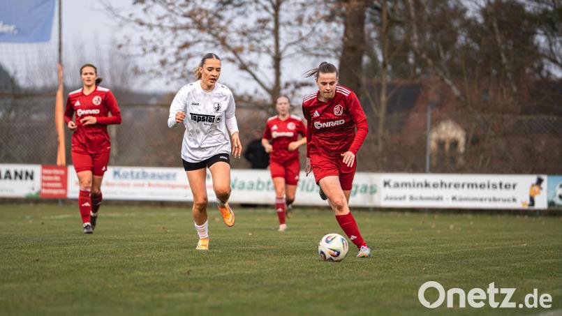 Der Einsatz von Celina Kloß (rechts) gegen den 1. FC Nürnberg ist vorerst noch unsicher. Archivbild: Hannah Dirscherl