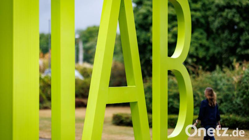 Die Beschäftigung in Deutschland steigt einer Prognose des IAB zufolge nur noch punktuell in einigen Bundesländern (Archivbild). Bild: Daniel Karmann/dpa