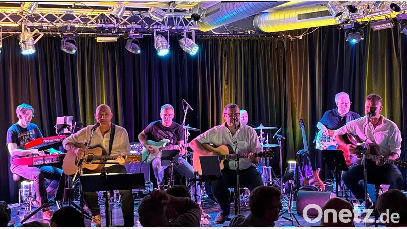 Eine Hommage an den Austropop mit seinen legendären Songs bringt die Band Austria 7 auf die Bühne. Bild: Jakob Prechtl/exb