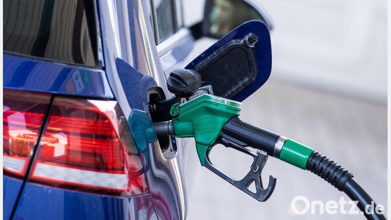 Ökonom Brzeski erwartet keine schnelle Rückkehr zu den Spritpreisen vor dem Iran-Krieg. Symbolbild: Jens Büttner/dpa-Zentralbild/dpa