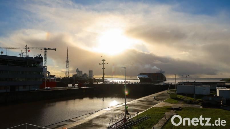 Den Nord-Ostsee-Kanal nutzen wieder mehr Schiffe. (Archivbild) Bild: Christian Charisius/dpa