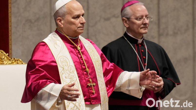 Leo kritisierte unter anderem den Missbrauch von Religion für Gewalt. Bild: Gregorio Borgia/AP/dpa