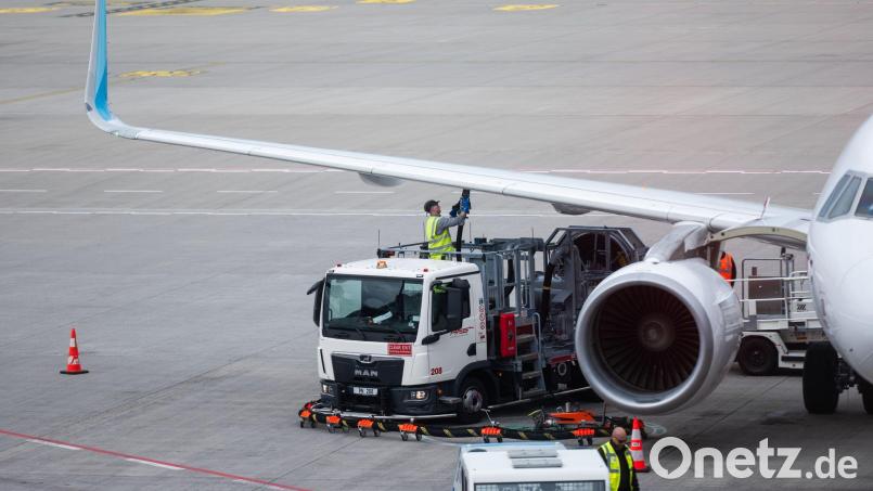 Der Flughafenverband ACI Europe warnt vor einer Kerosin-Knappheit. Bild: Christophe Gateau/dpa