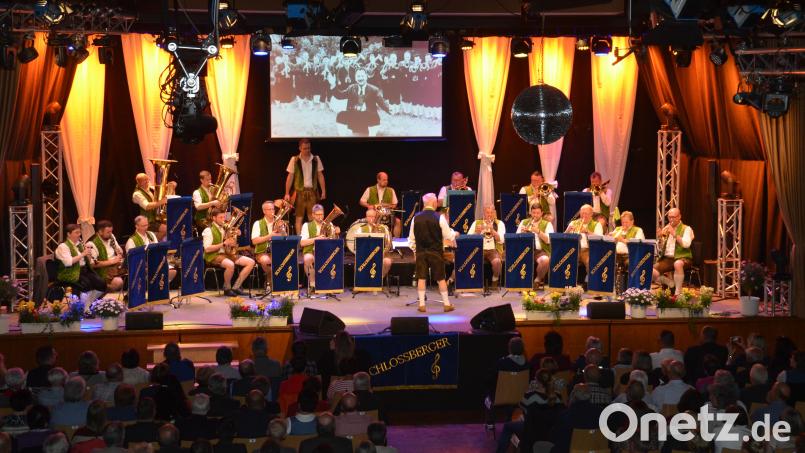 „Die Schlossberger“ schenkten den mehr als 800 Zuhörern an zwei Abenden beim 15. Ernst-Mosch-Gedächtniskonzert Augenblicke, in denen sie die Zeit vergaßen, und Lieder, die noch lange nachklingen werden. Bild: dob