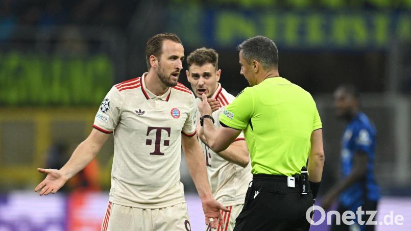 Vor einem Jahr in Mailand: Harry Kane diskutiert mit Schiedsrichter Slavko Vinčić. (Archivbild) Bild: Sven Hoppe/dpa