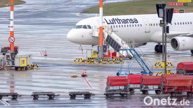 Erst kürzlich kam es wegen Streiks des Kabinenpersonals zu zahlreichen Flugausfällen bei Deutschlands größter Airline. (Archivbild) Bild: Bodo Marks/dpa