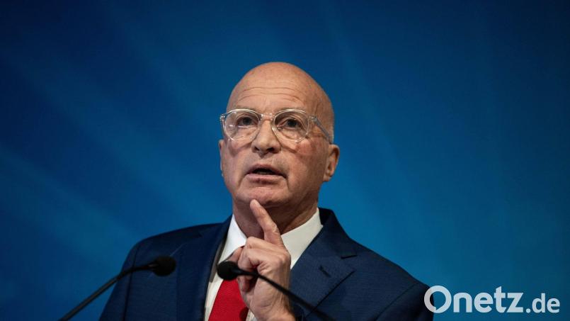 Der frühere Bundeswehroberst Rüdiger Lucassen tritt nach langen internen Querelen von seinem Amt als verteidigungspolitischer Sprecher der AfD-Fraktion zurück. (Archivbild) Bild: Fabian Strauch/dpa