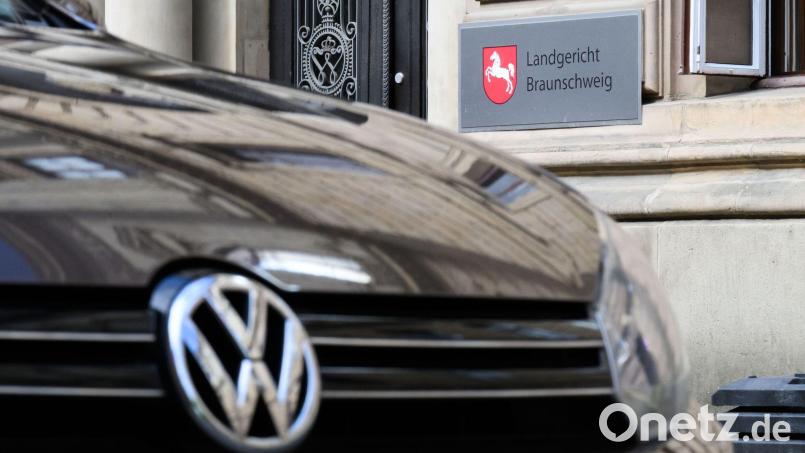 Mehr als zehn Jahre nach dem Auffliegen des Dieselskandals bei VW sind die Gerichtsverfahren längst nicht abgeschlossen. (Archivbild) Bild: Julian Stratenschulte/dpa Pool/dpa