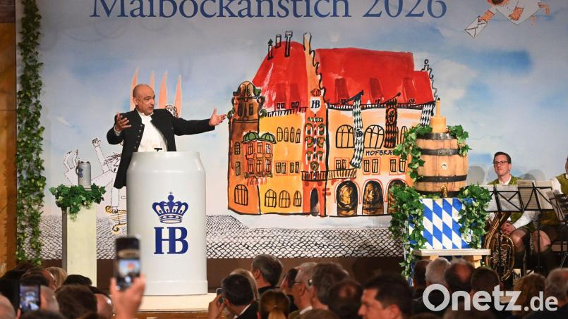 Django Asül spottete über die Landes- und Bundespolitik. Bild: Felix Hörhager/dpa