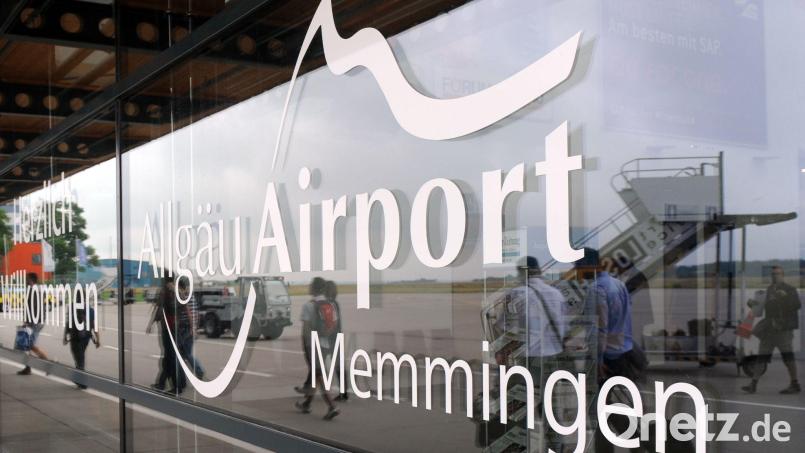 Am Flughafen Memmingen konnten mehrere Verstöße gegen die Schulpflicht festgestellt werden. (Symbolbild) Bild: Andreas Gebert/dpa