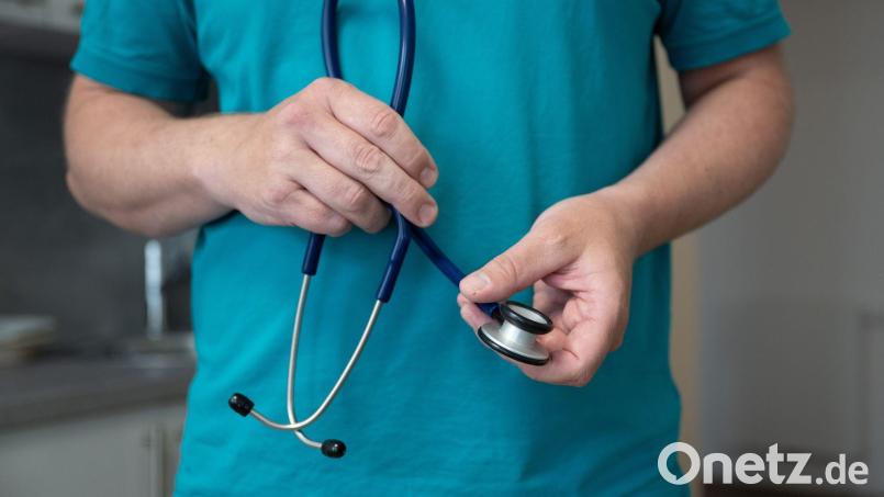 Im Prozess um einen Arzt, der Morphin für den eigenen Konsum gestohlen haben soll, sagten am Montag einige Zeuginnen aus dem Klinikum Passau aus. Ein Antrag der Verteidigung könnte Einfluss auf den weiteren Verhandlungsverlauf nehmen. Symbolbild: Sebastian Kahnert/dpa