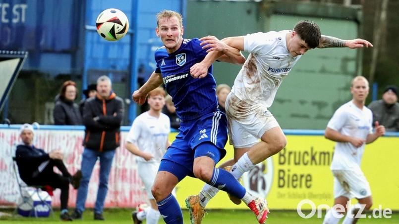 In hervorragender Form präsentiert sich derzeit der Etzenrichter Noah Scheler. Er nimmt auch beim Derby und Gastspiel des SC Luhe-Wildenau am Mittwochabend wieder eine wichtige Rolle ein. Bild: war