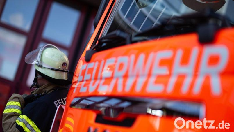 Durch die Rauchentwicklung in der Schultoilette wurde die Feuerwehr alarmiert. (Symbolbild) Bild: Marijan Murat/dpa