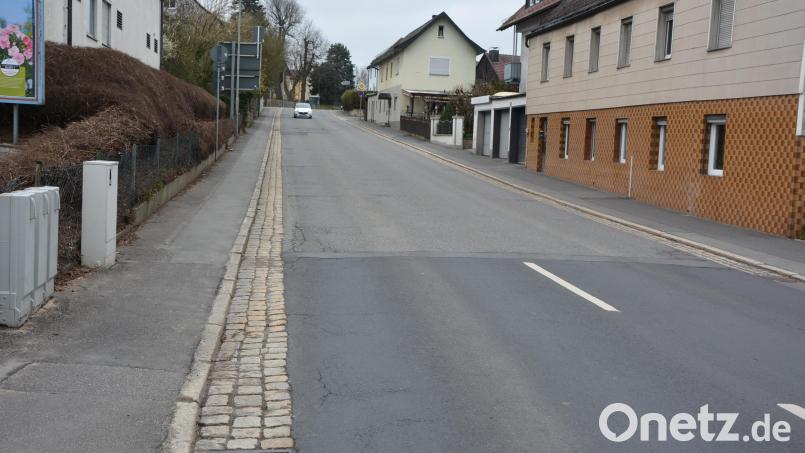 In der Wiesauer Straße werden die Wasser- und Abwasserleitungen für 2,65 Millionen Euro komplett erneuert. Die Arbeiten sollen demnächst beginnen und noch heuer fertiggestellt werden. Bild: jr