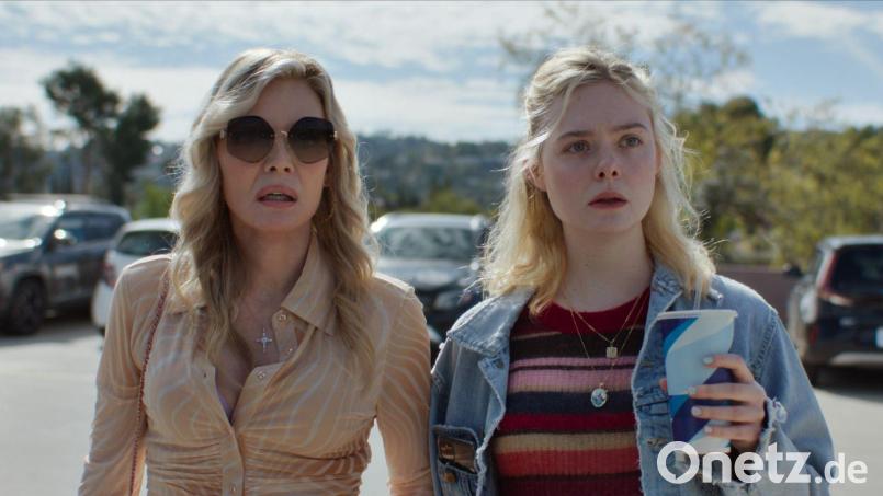Michelle Pfeiffer und Elle Fanning in einer Szene der achtteiligen Serie „Only Margo“. Bild: -/Apple TV/dpa