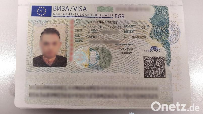 Zwei Männer mit erschlichenen Visa wurden bei einer Grenzkontrolle auf der A 6 von der Bundespolizei Waidhaus gestoppt. Ihre Rückführung nach Ägypten wird vorbereitet. Symbolbild: Bundespolizei