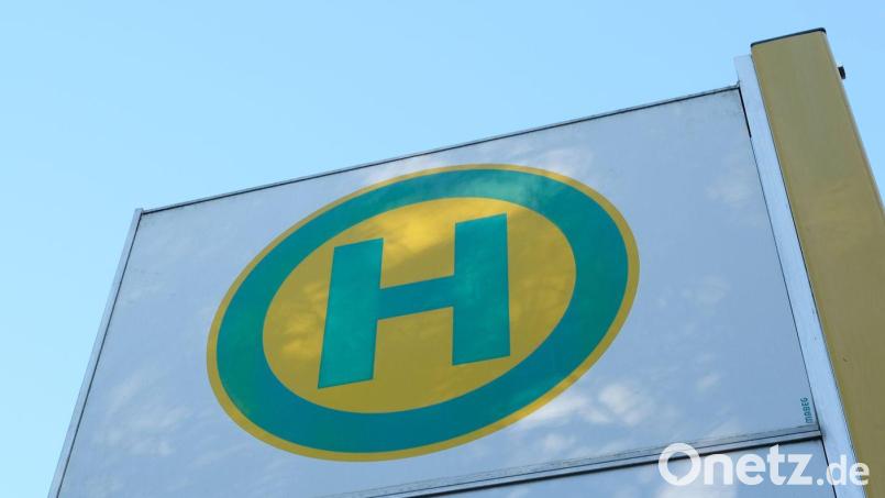 Die Haltestelle "Schnaittenbach, Am Festplatz (Kellerhäusl)" wird nun noch bis Ende April nicht bedient. Symbolbild: Bernd Weißbrod/dpa