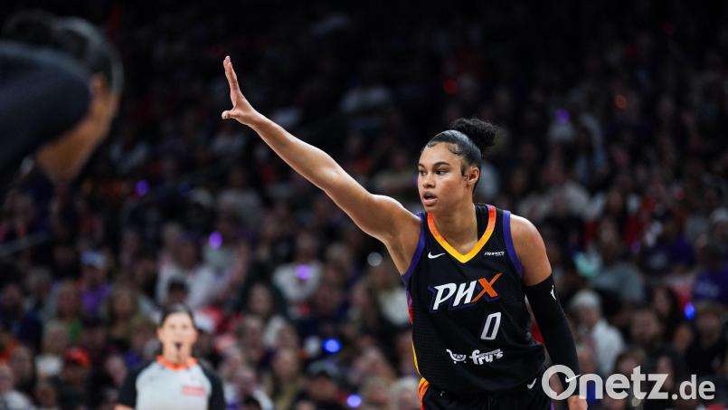 Wechselt nach New York: Deutschlands Basketball-Star Satou Sabally. (Archivbild) Bild: Samantha Chow/AP/dpa