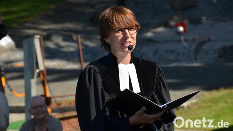 Ende Juni gibt es in der evangelischen Kirchengemeinde Vohenstrauß erstmals den Aktionstag "Einfach heiraten", den die Evangelisch-Lutherische Kirche deutschlandweit anbietet. "Vohenstrauß ist mit einem engagierten Team dabei", freut sich die evangelische Stadtpfarrerin Carmen Riebl. Sie bringt Verständnis für Paare auf, die zwar auf große Zeremonien, aber nicht auf Gottes Segen verzichten wollen. Archivbild: dob