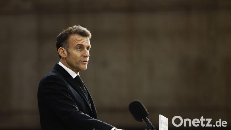Macron will einen Offline-Tag im Monat einführen. (Archivbild) Bild: Yoan Valat/Pool EPA/AP/dpa