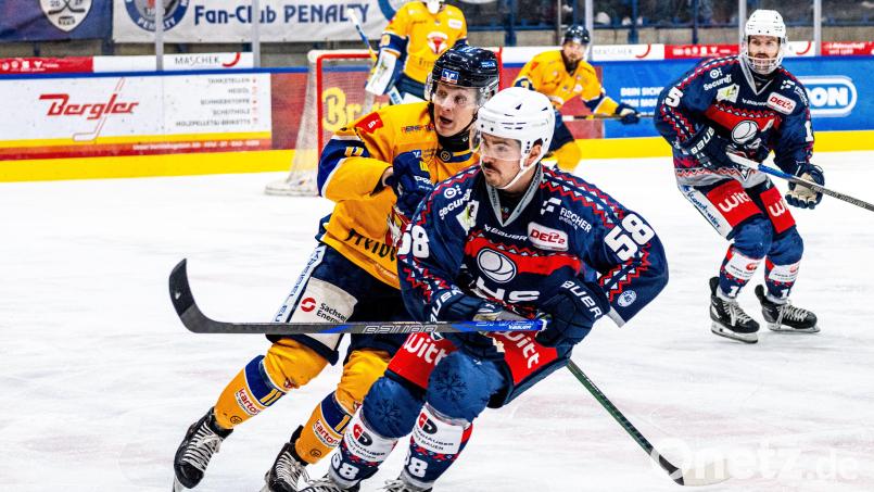 Diese beiden sind in der kommenden Spielzeit gemeinsam für die Blue Devils Weiden auf dem Eis: Charlie Jahnke (links) und Alex-Olivier Voyer. Bild: Elke Englmaier