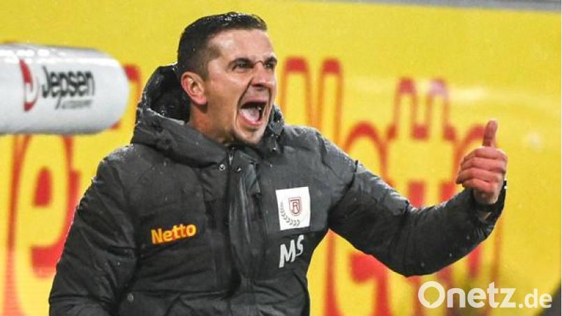 Sein halbes Trainerleben hat Mersad Selimbegovic beim SSV Jahn verbracht. Jetzt coacht er Aachen und ist am Freitag in Regensburg zu Gast. Archivbild: Armin Weigel/dpa