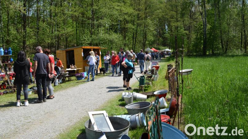 Der Gartenmarkt im Generationenpark Gruberbach in Moosbach lädt zum Flanieren ein. Archivbild: gi