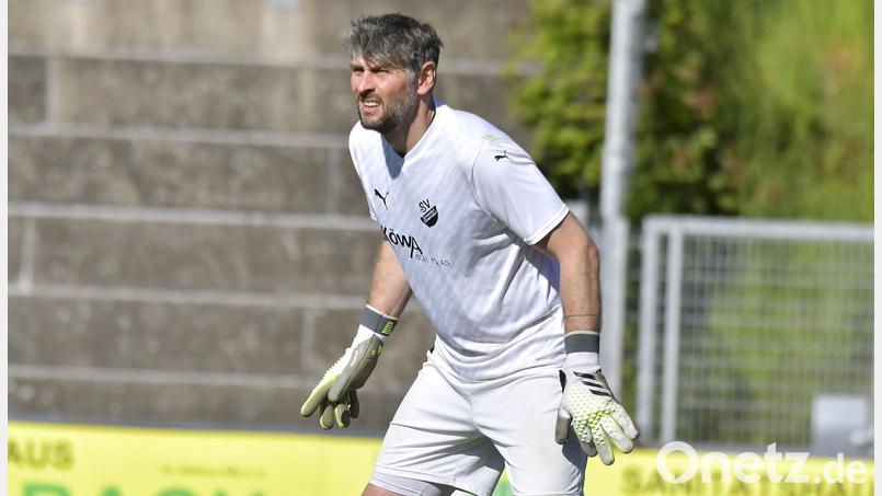 Wolfgang Hesl ist aktuell noch beim Landesligisten SV Schwandorf-Ettmannsdorf aktiv. Kommende Saison geht's für den 40-Jährigen eine Etage tiefer zu den Sportfreunden Ursulapoppenricht. Bild: Hubert Ziegler