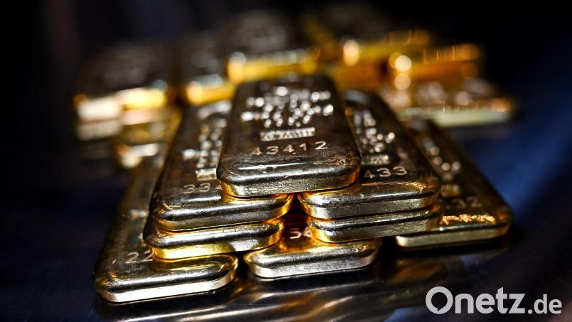 „Happy End auf beiden Seiten“ nach dem Fund eines Goldbarrens in einem Geheimversteck. (Symbolbild) Bild: Sven Hoppe/dpa