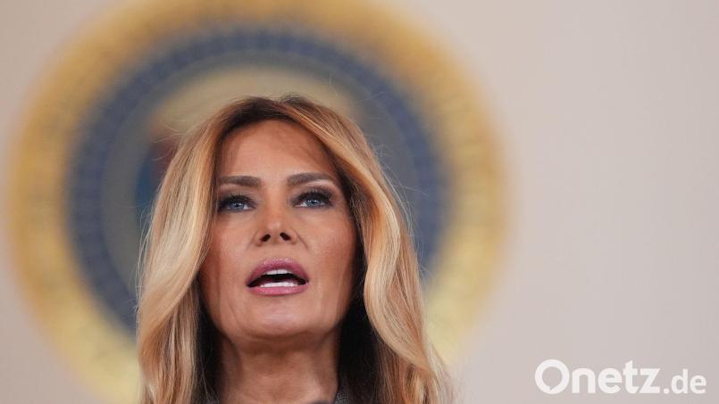 Melania Trump, aufgenommen im April 2026 im Weißen Haus. (Archivbild) Bild: Jacquelyn Martin/AP/dpa