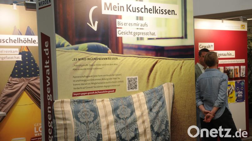 Bedrückende und schockierende Inhalte vermittelt die ungewöhnliche Ausstellung. Bild: ge