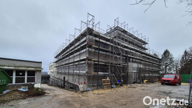 Für den Neubau des Werkstättengebäudes am Beruflichen Schulzentrum Schwandorf hat der Ausschuss für Schulen, Planung und Bau einige Aufträge vergeben, unter anderem für die Möblierung und die Außenanlagen. Archivbild: Hösamer