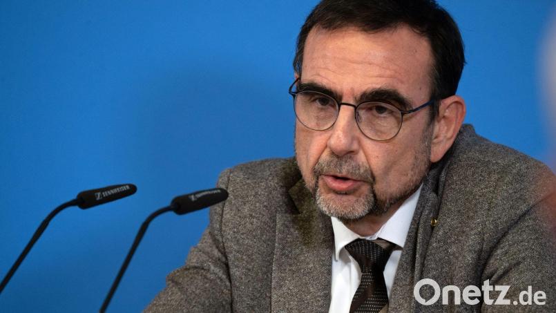 CSU-Fraktionschef Holetschek will die Kassenbeiträge von Bürgergeldempfängern zumindest teilweise aus dem Bundeshaushalt finanzieren. (Archivbild) Bild: Pia Bayer/dpa