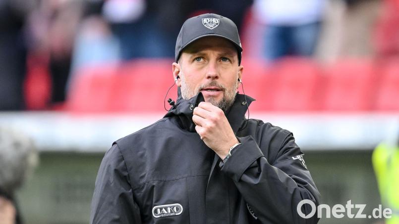 Sebastian Hoeneß und der VfB treten am Sonntag beim FC Bayern an. (Archivbild) Bild: Harry Langer/dpa